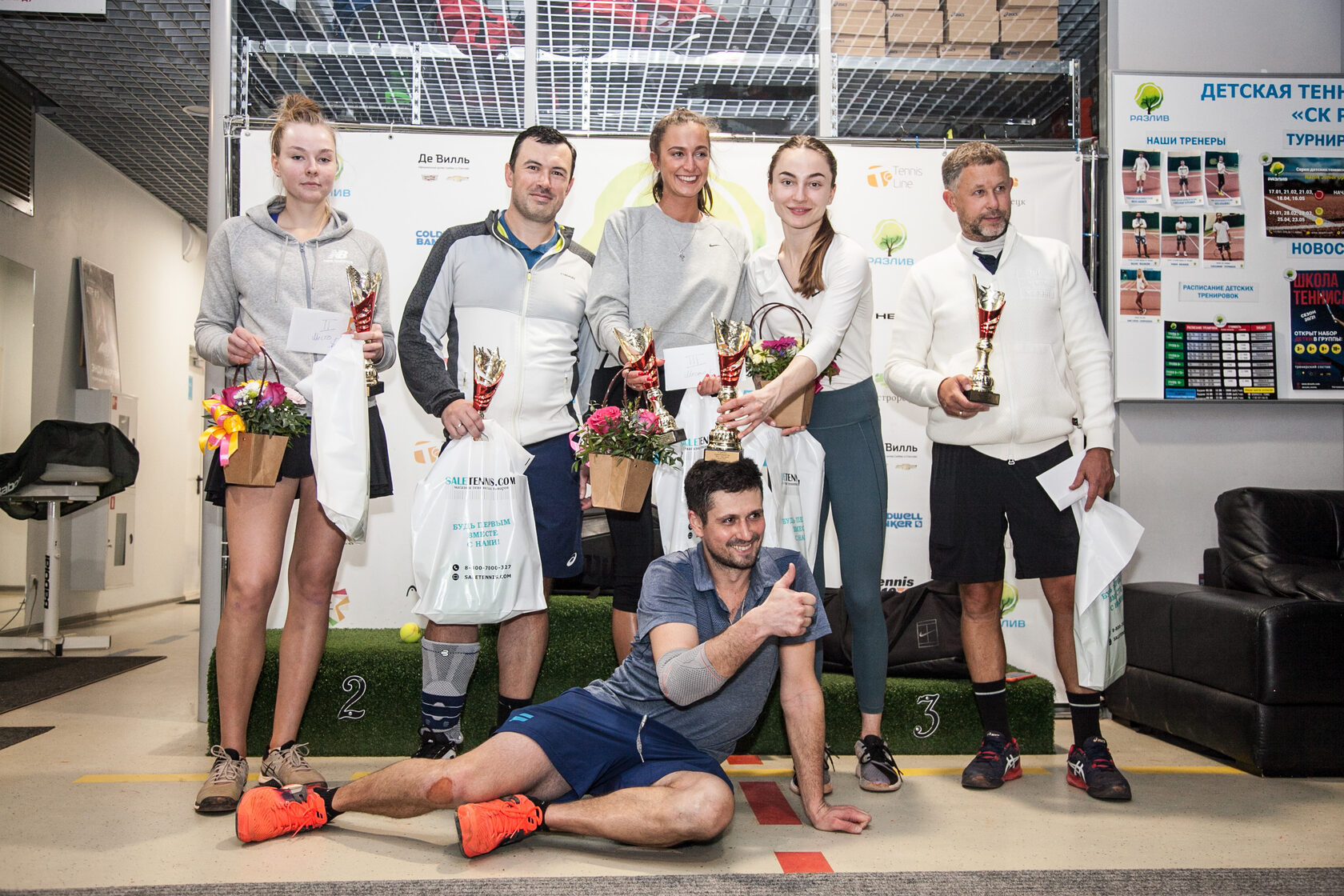 Эйс остин. Daniel weinman wsop 2022. Супер турнир. Rox kis. Удар в боксе оверхайнд.