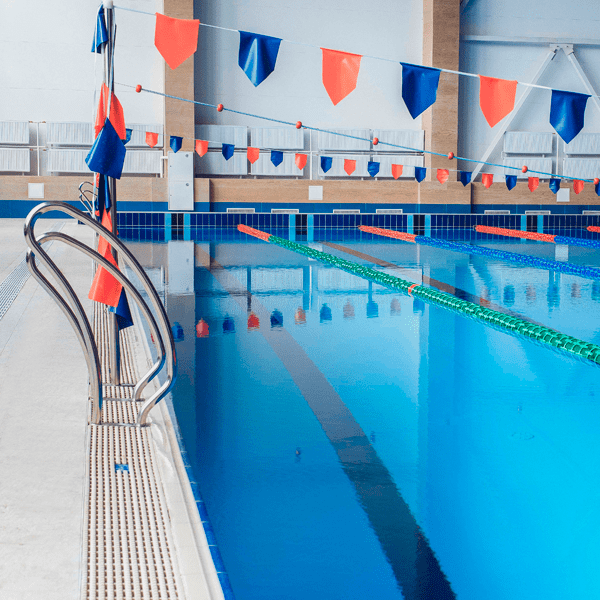 stoyki-povorota-i-falstarta-dlya-basseyna