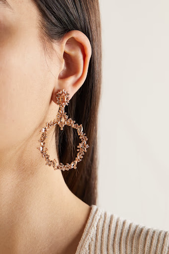 These intricate earrings are another fine option with the hourglass body type 
