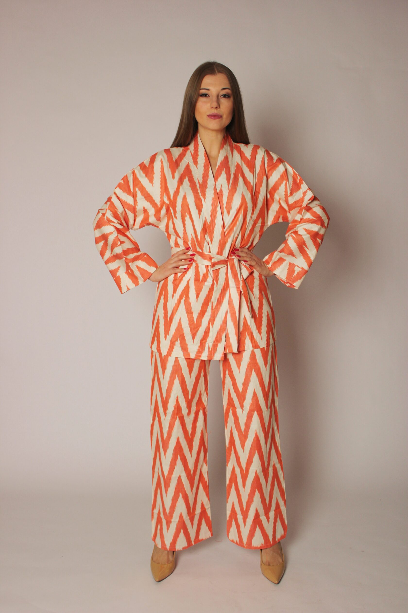Халат, кимоно, костюм женский. Купить в магазине navigatore. На сайте, озон (ozon), маркете. В москве, спб, по всей россии. Красивый, модный, пляжный, удобный, домашний (home), турецкий, узбесккий, премиум, натуральный, восточный, оранжевый.
