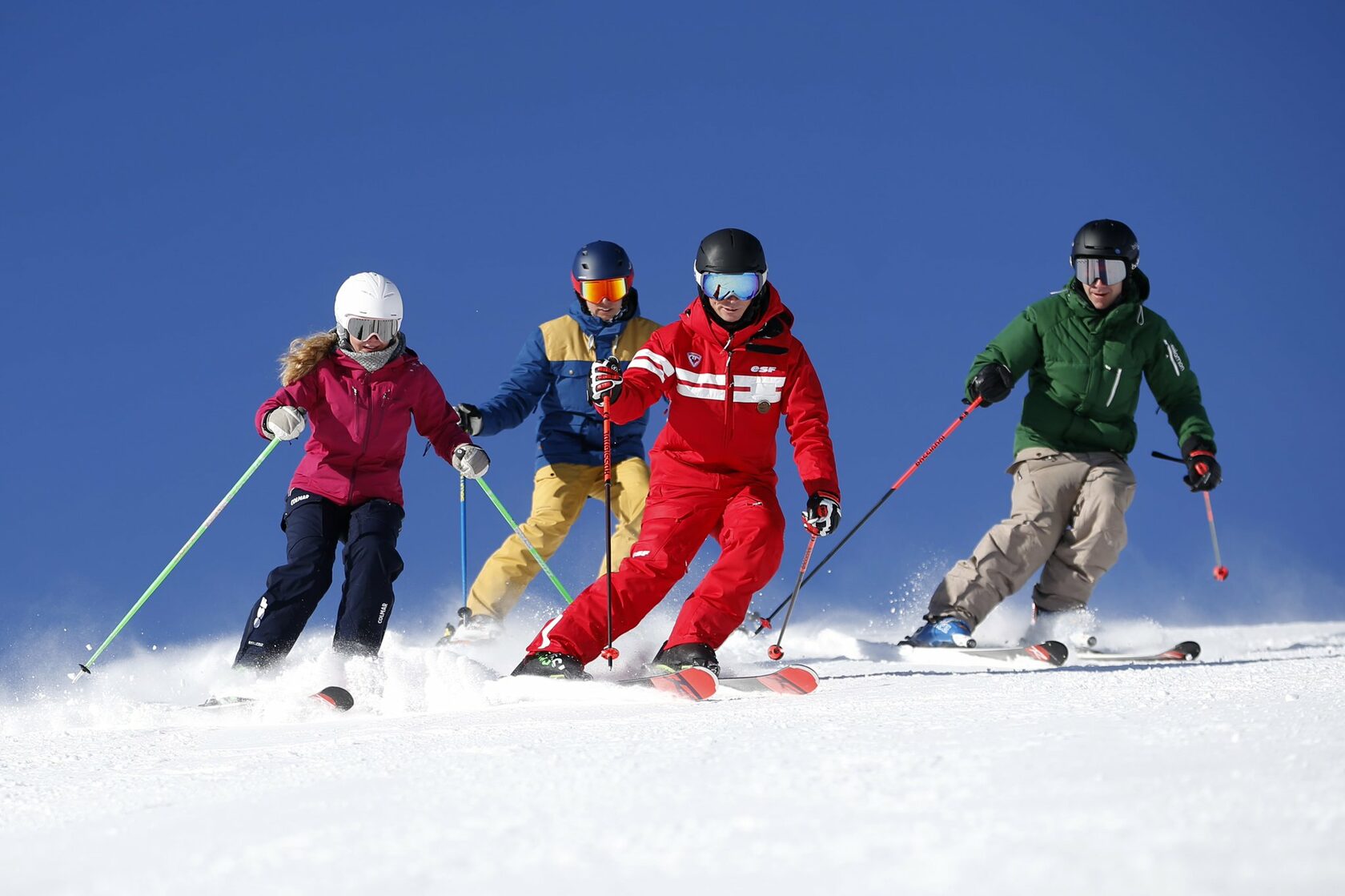 Skiing instructor. Горнолыжный спорт. Дети на горных лыжах. Горнолыжный спорт дети. Горнолыжная школа.