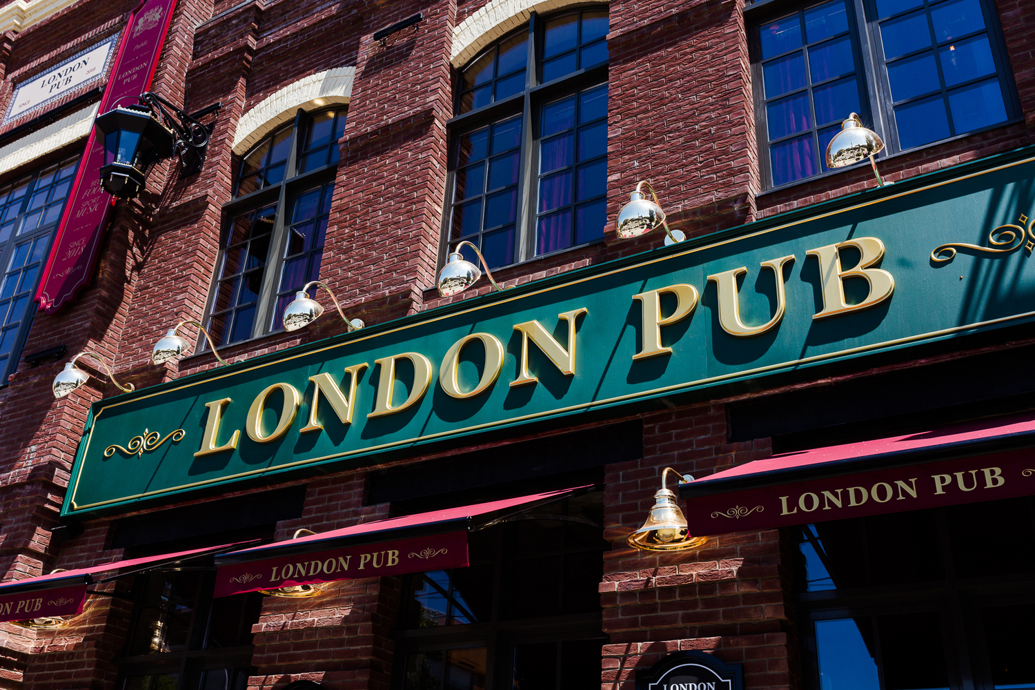 Лондон паб меню. Лондон паб Ростов на Дону. Ресторан London pub. Паб Лондон Владикавказ. Ресторан Лондон Екатеринбург.