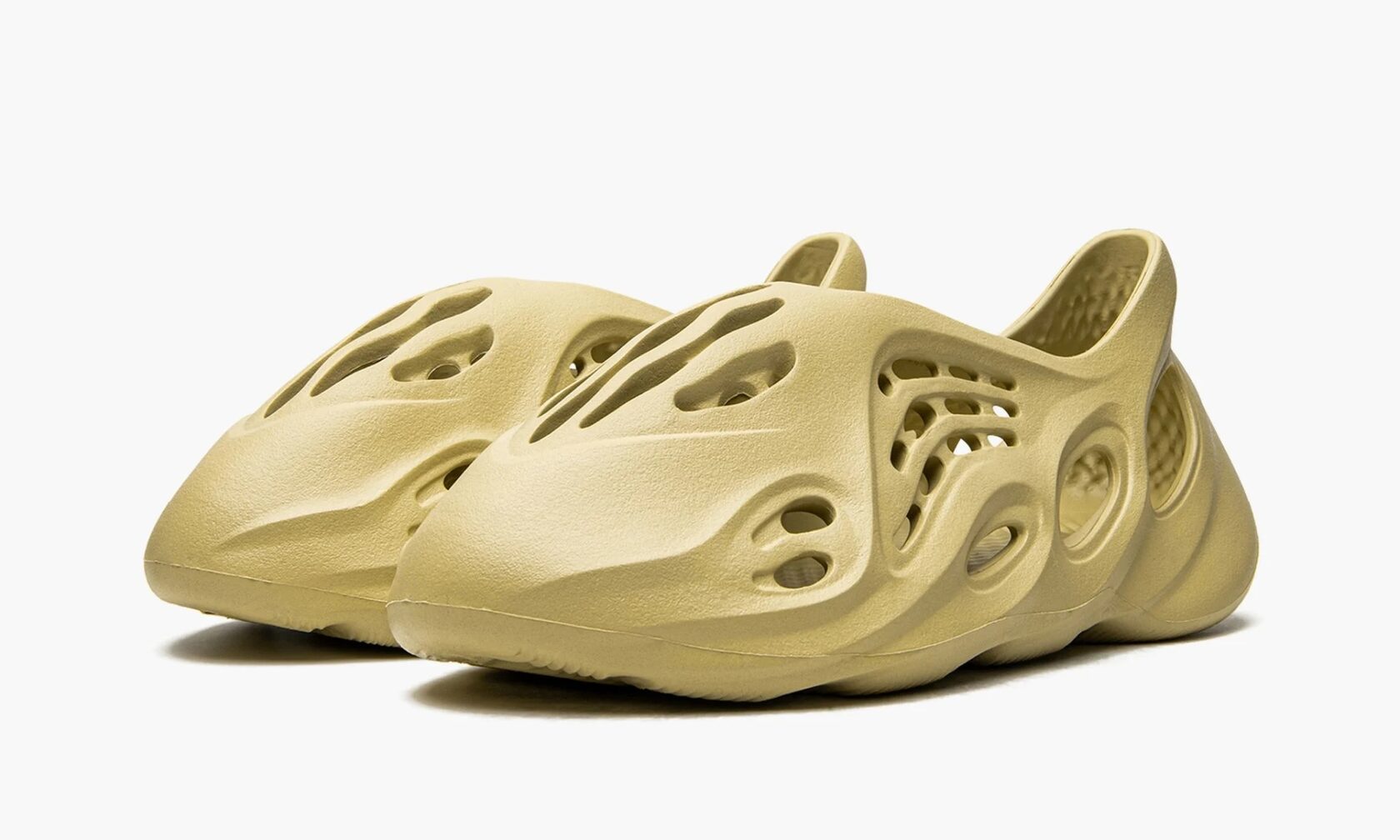 a_k_tさま専用Yeezy Foam Runner Sulfur Купить Adidas Yeezy Foam Runner Sulfur - 100% оригинал