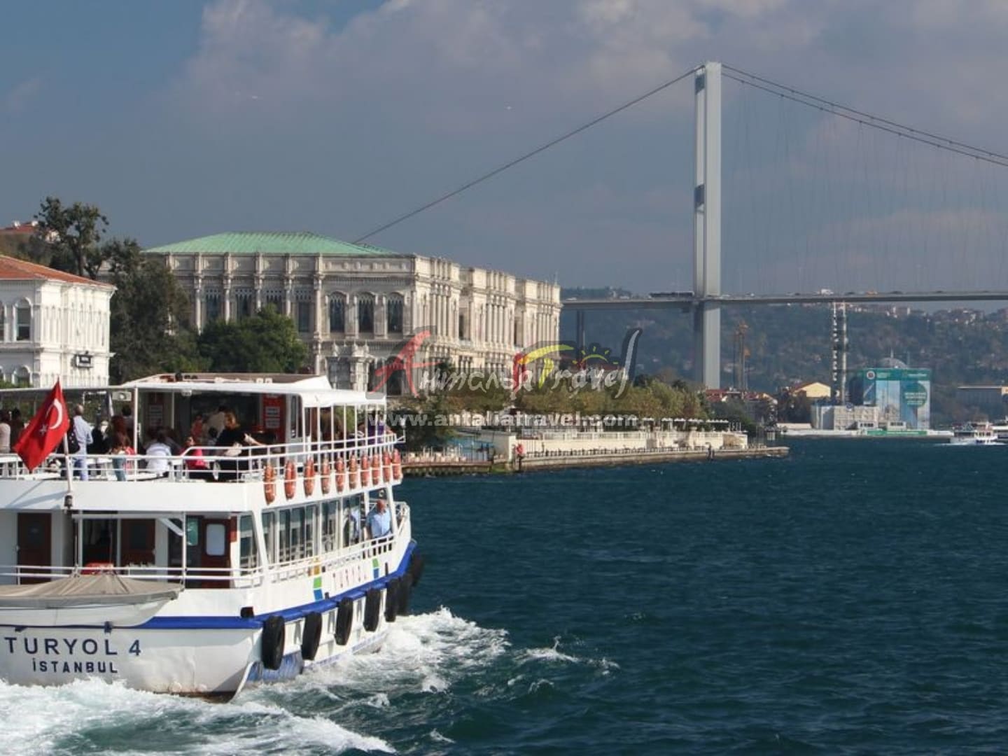 Тур по босфору. Стамбул корабль Босфор. Bosphorus Cruise Стамбул. Стамбул Босфор экскурсия. Круиз по Босфору Стамбул.