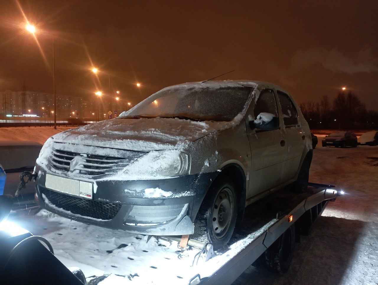 Эвакуация автомобиля Renault Logan с проспекта Культуры в Выборгском районе Санкт-Петербурга