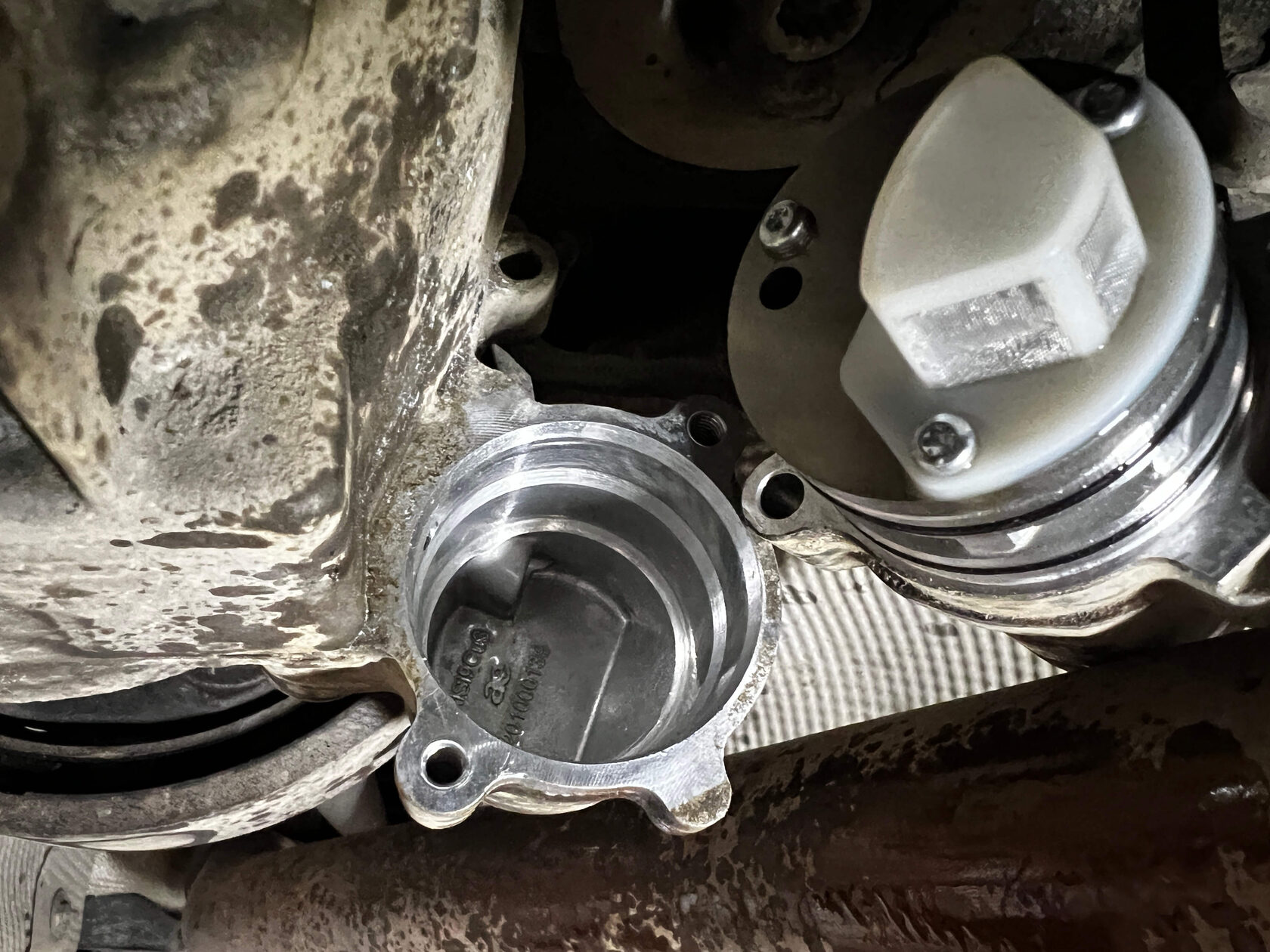 Чистый насос и отсек муфты Haldex после мойки