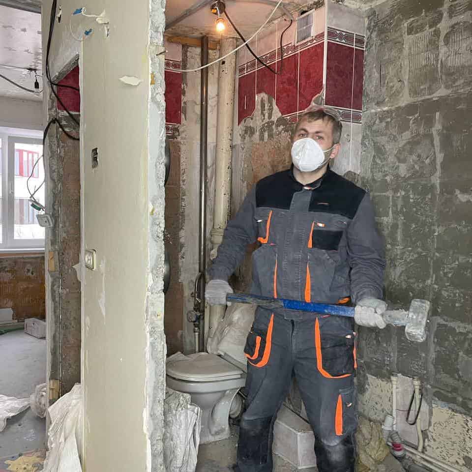 демонтаж сантехкабины в Омске