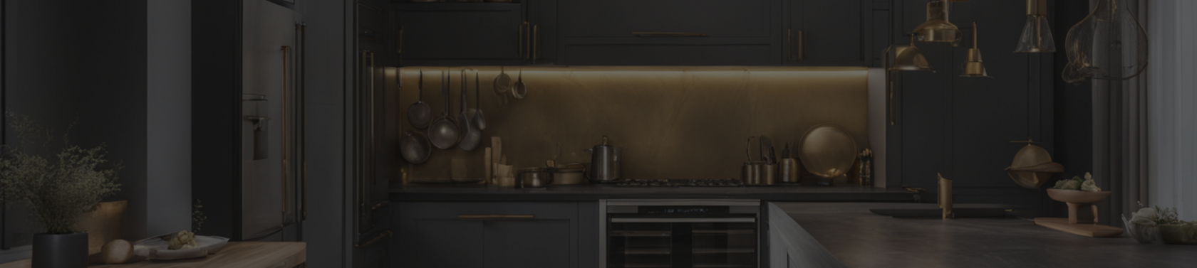 кухня серая с золотыми деталями лофт