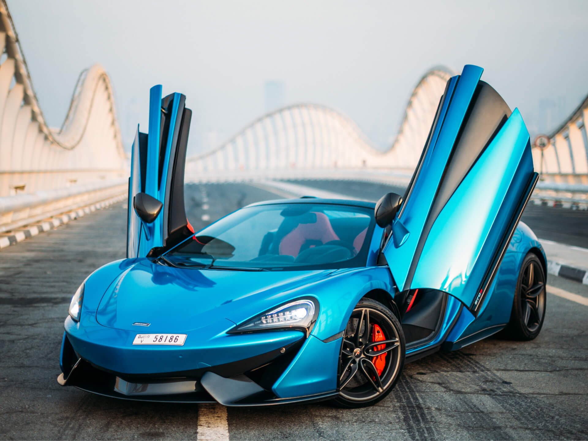 Kings rental cars. MCLAREN 570s 2021. MCLAREN Дубай. Rent car Dubai.