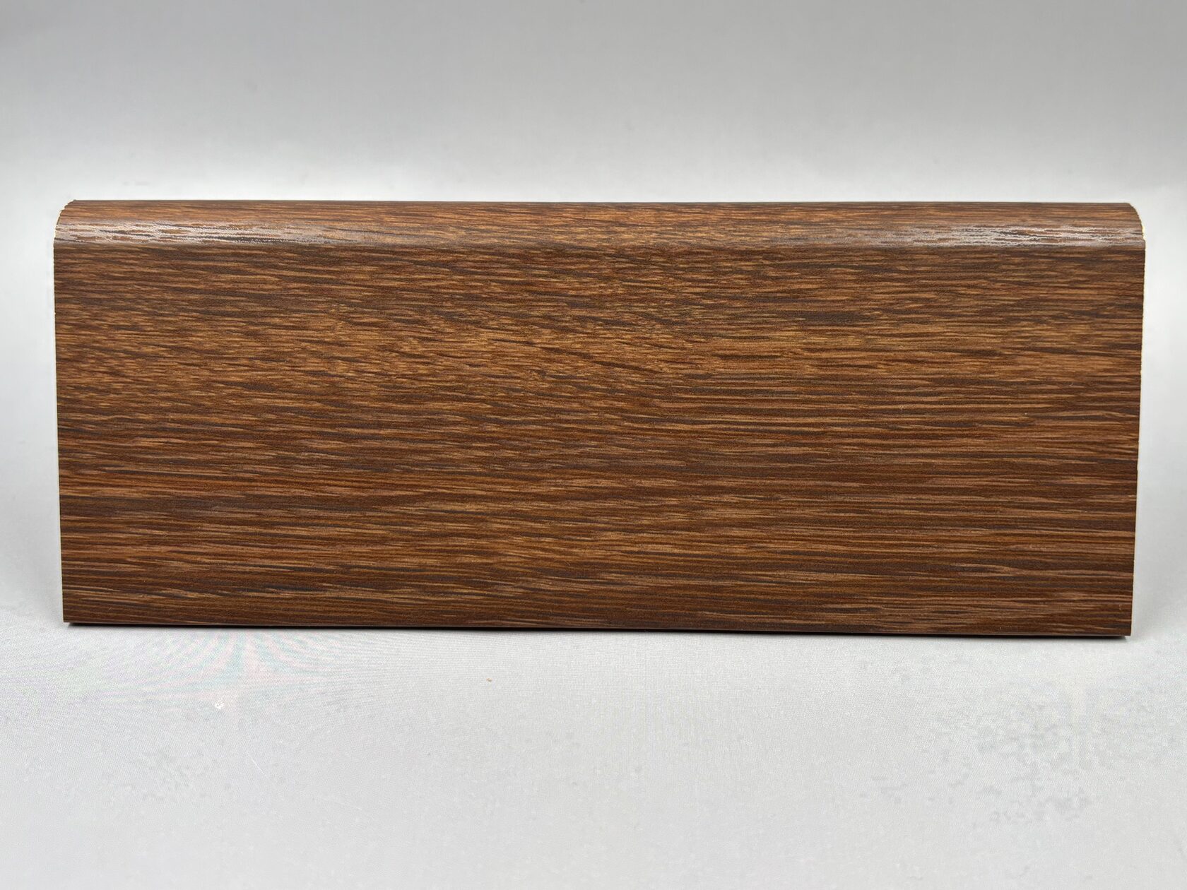 Плинтус МДФ под дерево, под дуб для ламината и паркета в Санкт-Петербурге (СПб)