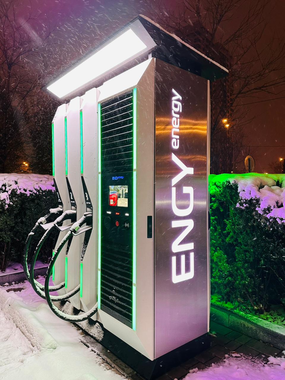 Зарядная станция для электромобилей Engy energy для быстрой зарядки постоянным током