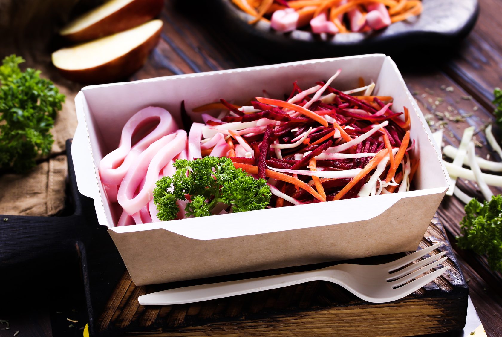 Вкус силы доставка отзывы. Мацуя блюдо. Фестиваль магазины москва на мичуринском проспекте. Едим правильно москва. Человек ест бургер.