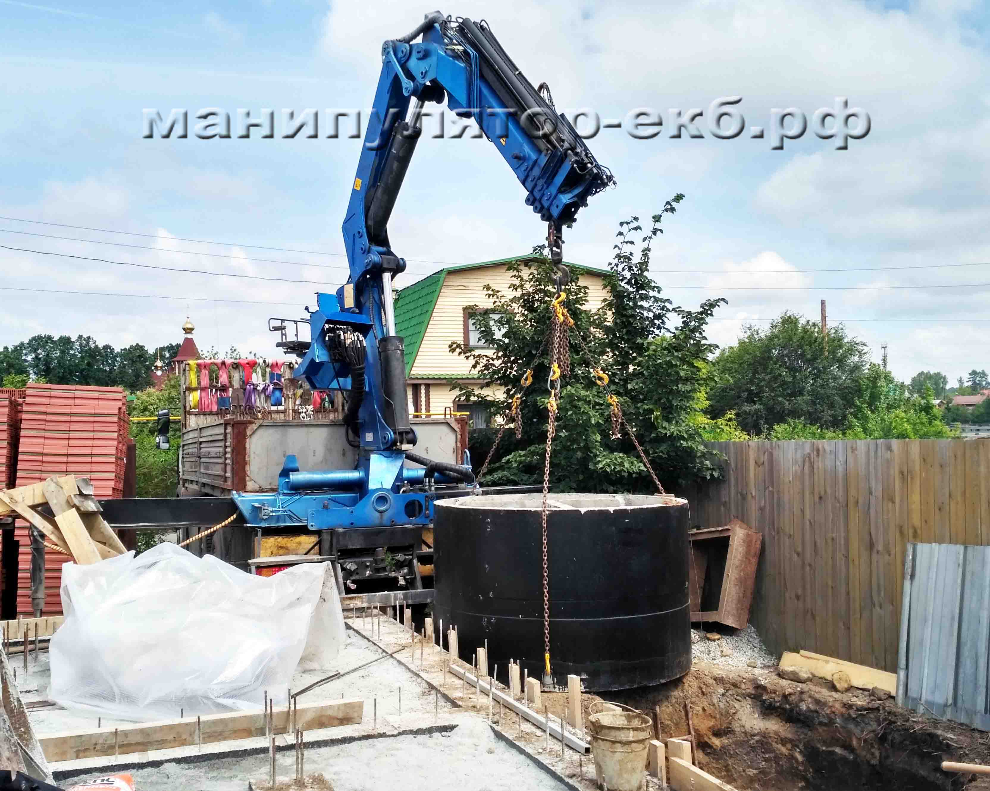 Манипулятор 7т сзади автомобиля МАЗ