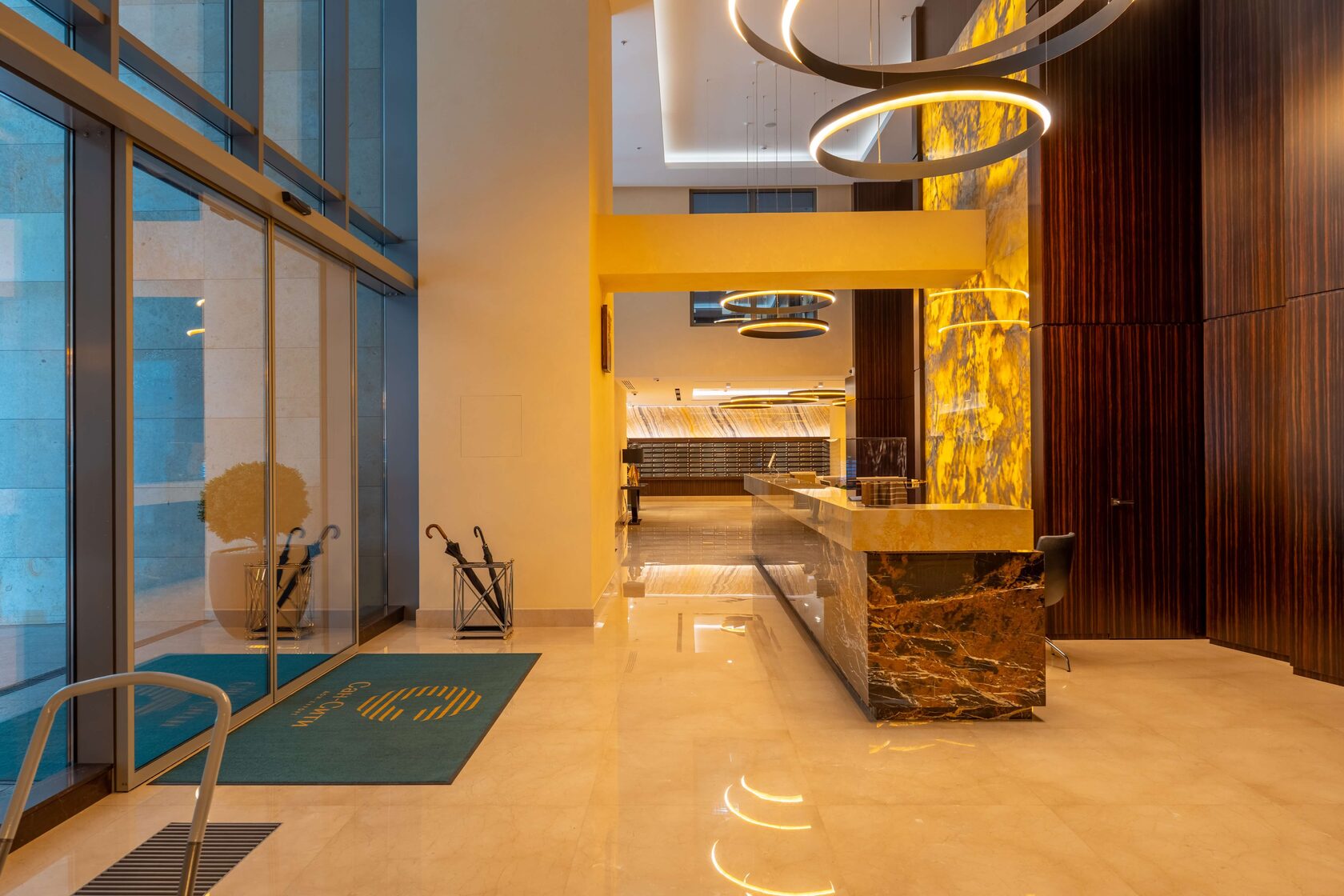 Зимний Сочи — набережная в январе