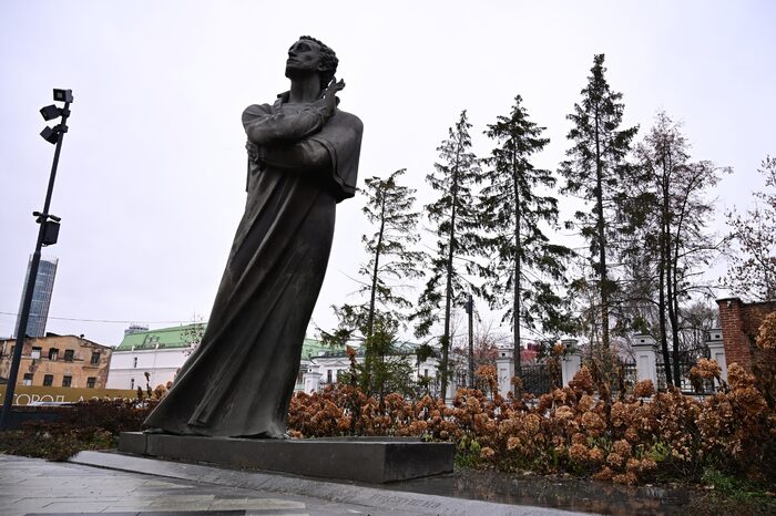 Памятник Пушкину
