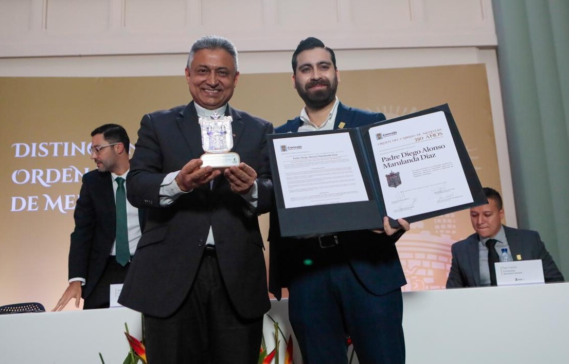 Homenaje a la formación y al liderazgo: Distinción del Cabildo de Medellín 350 años