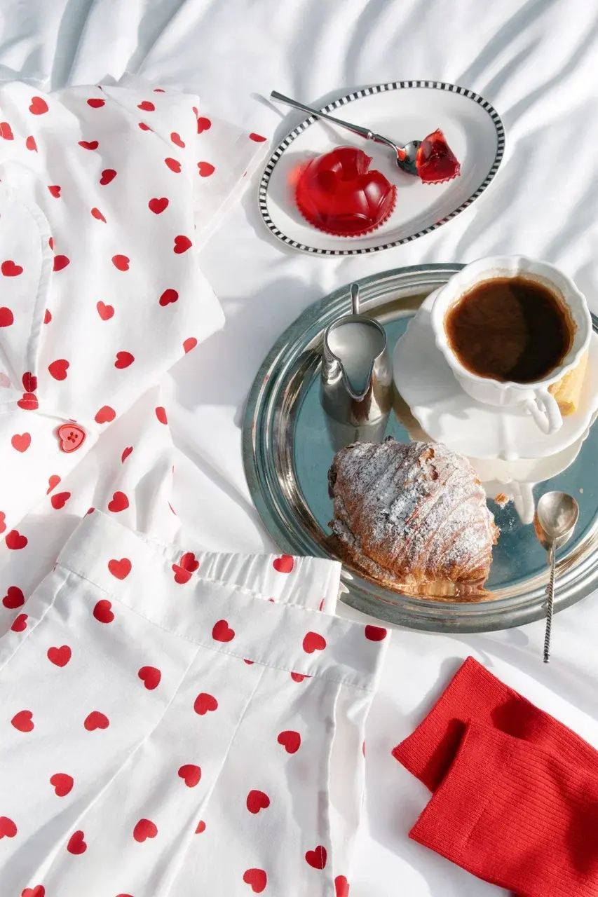 Yollo__/still-life/yollo-2025