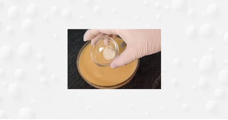 Приготовление пышного омлета с молоком на водяной бане: шаг 5