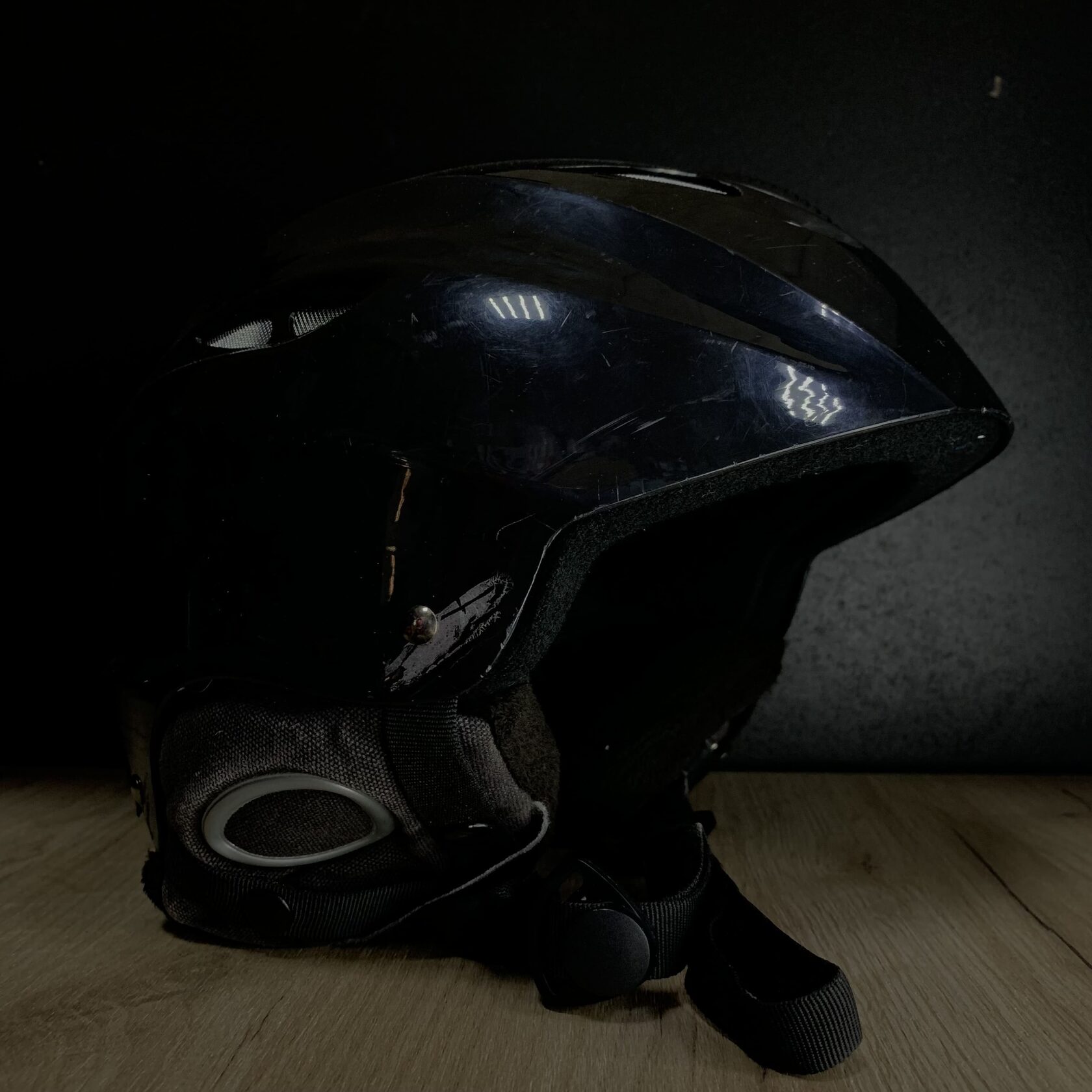 Шлем Feiyu, черный - прокат в Омске