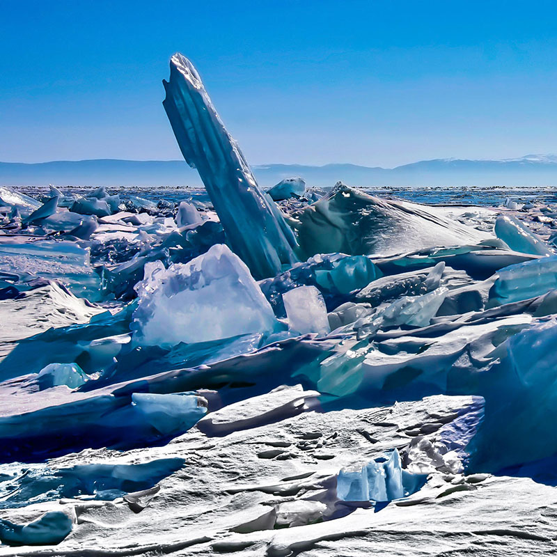 Ледяные торосы на Байкале