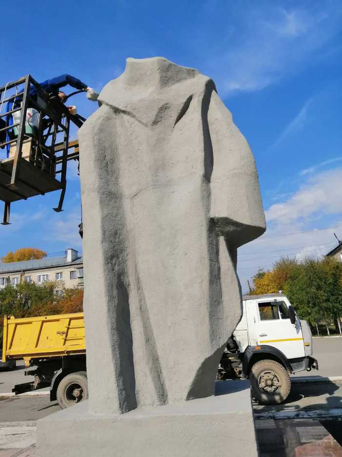 Скульптура неизвестному солдату, г. Полевской, Сентябрь 2019 г. — фото 18