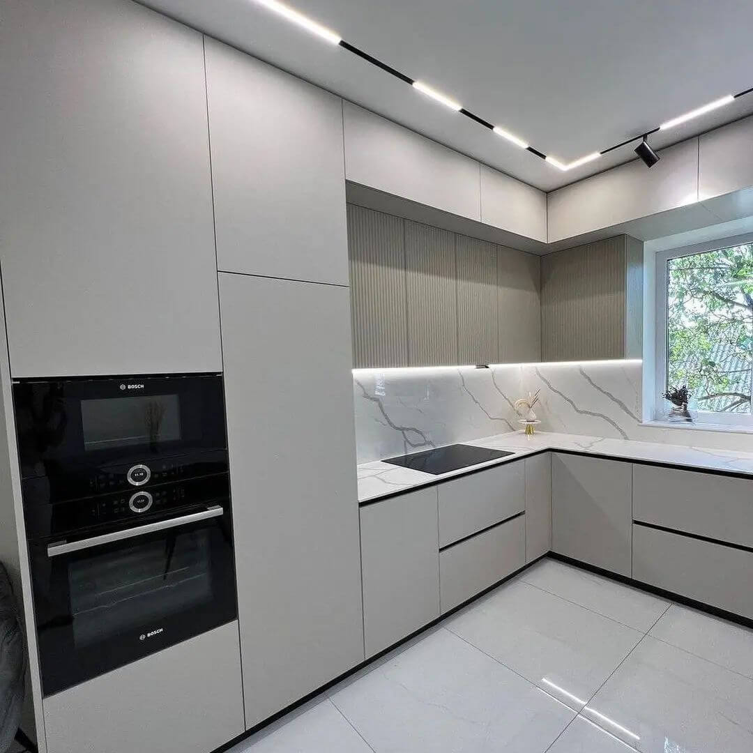 Кухня на заказ с подсветкой