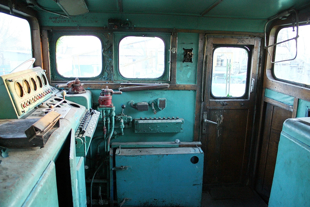 Маневровый электровоз Д92 ВЛ41 кабина интерьер