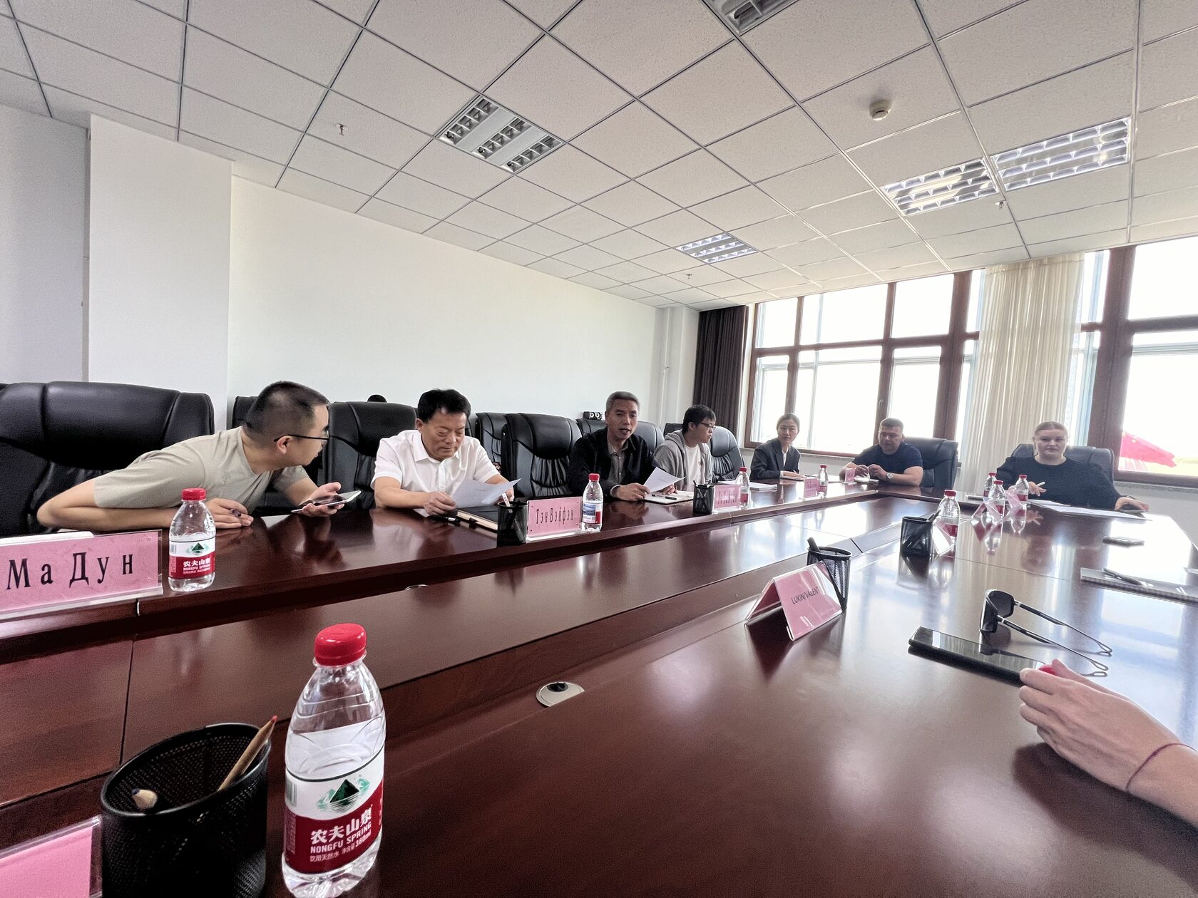 Делегация Первого делового клуба на переговорах