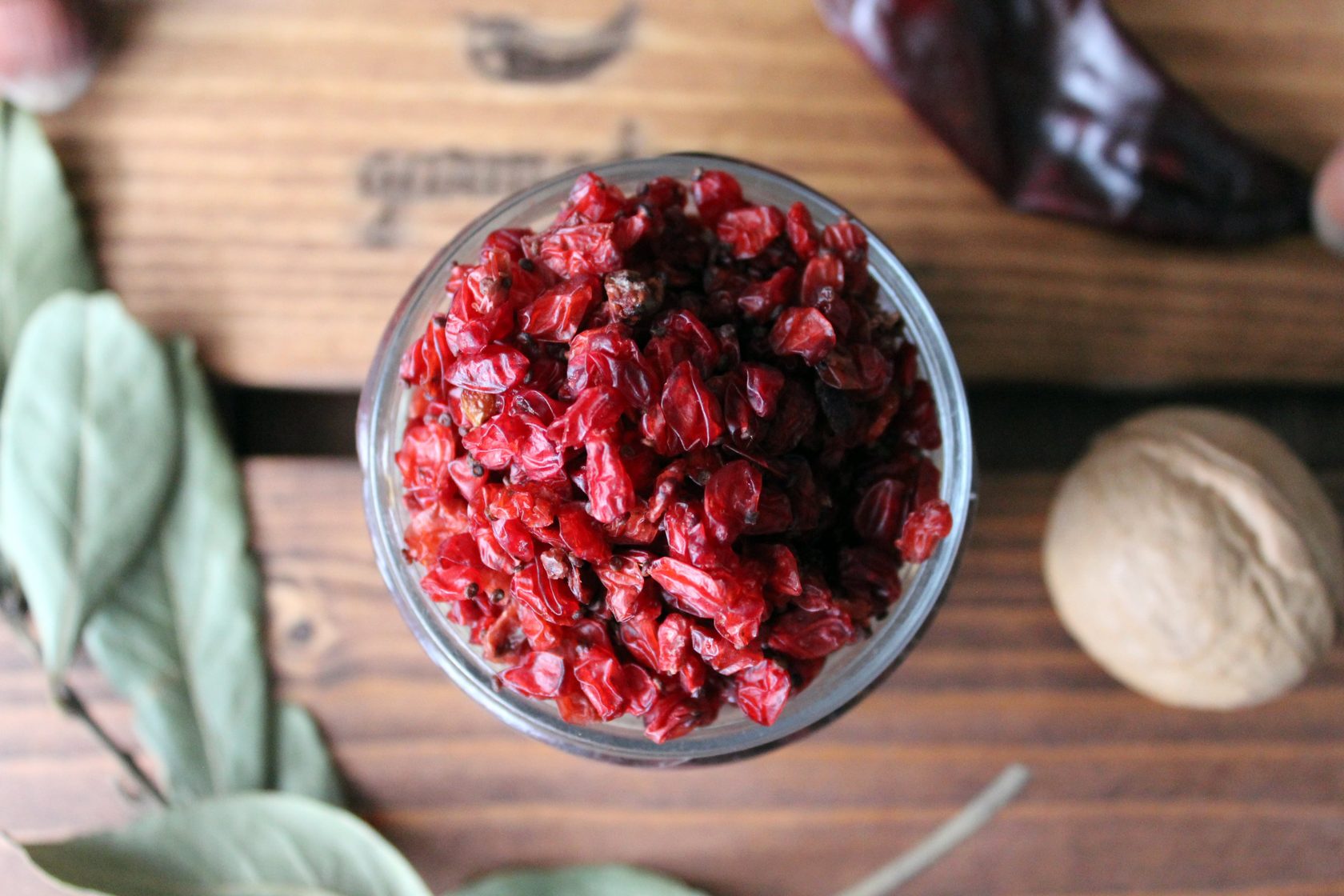 Барбарис сушеный: состав, калорийность, полезные свойства, применение в ...