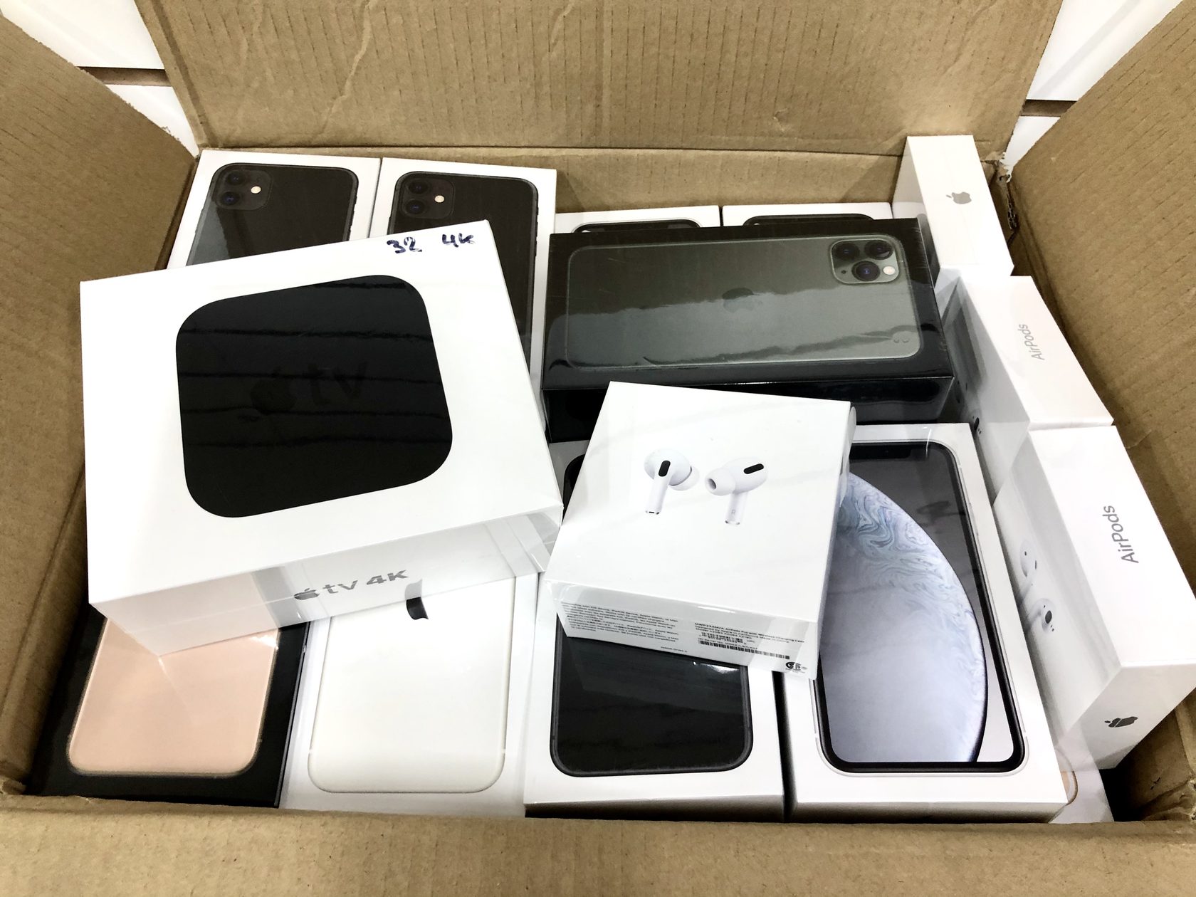 Магазин техники apple казань. АЙЛЮКС Казань. АЙЛЮКС - магазин техники Apple.. АЙЛЮКС Казань Ямашева. Магазин АЙЛЮКС техники Apple Ямашева.