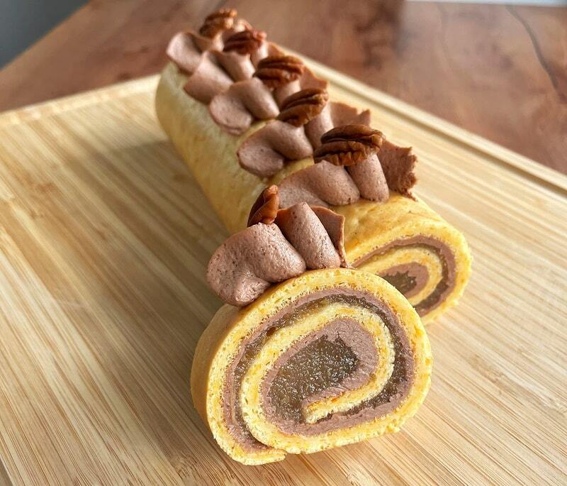 Морковный рулет с орехово-фруктовой начинкой