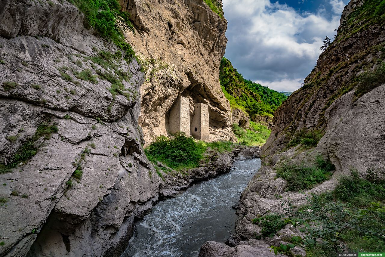 Грозный красивый край. Ушкалойские башни Чечня. Аргунское ущелье Чечня. Аргунское ущелье Ушкалойские башни. Чечня горы Аргунское ущелье.