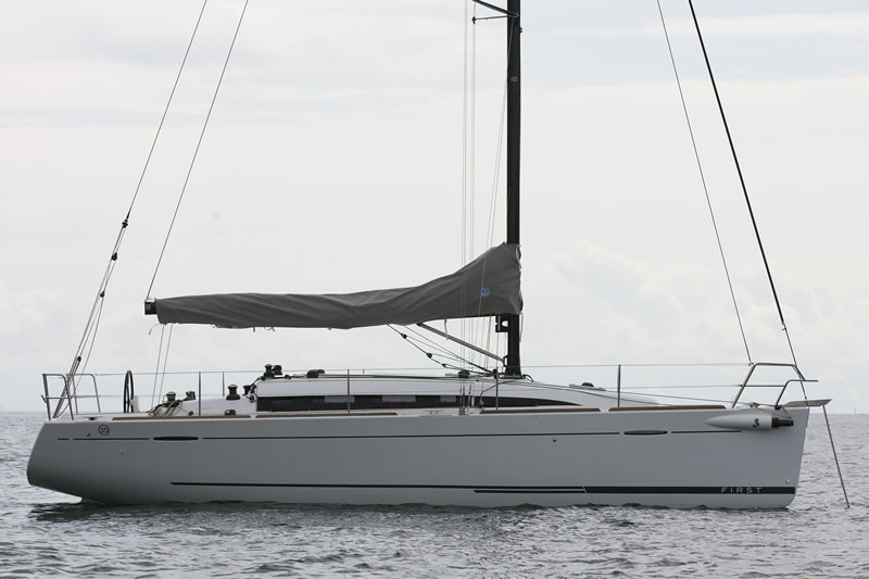 Парусная яхта Beneteau First 35 — лидер в своей категории