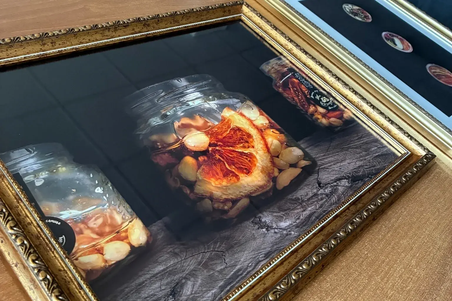 Печатные материалы и предметные фотографии продукта «Орехи в меду»