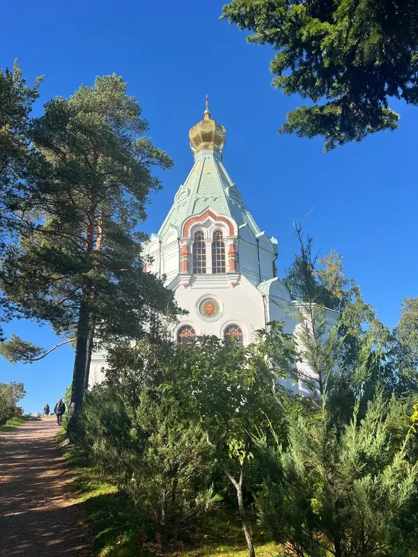 Храм среди сосен на Валааме