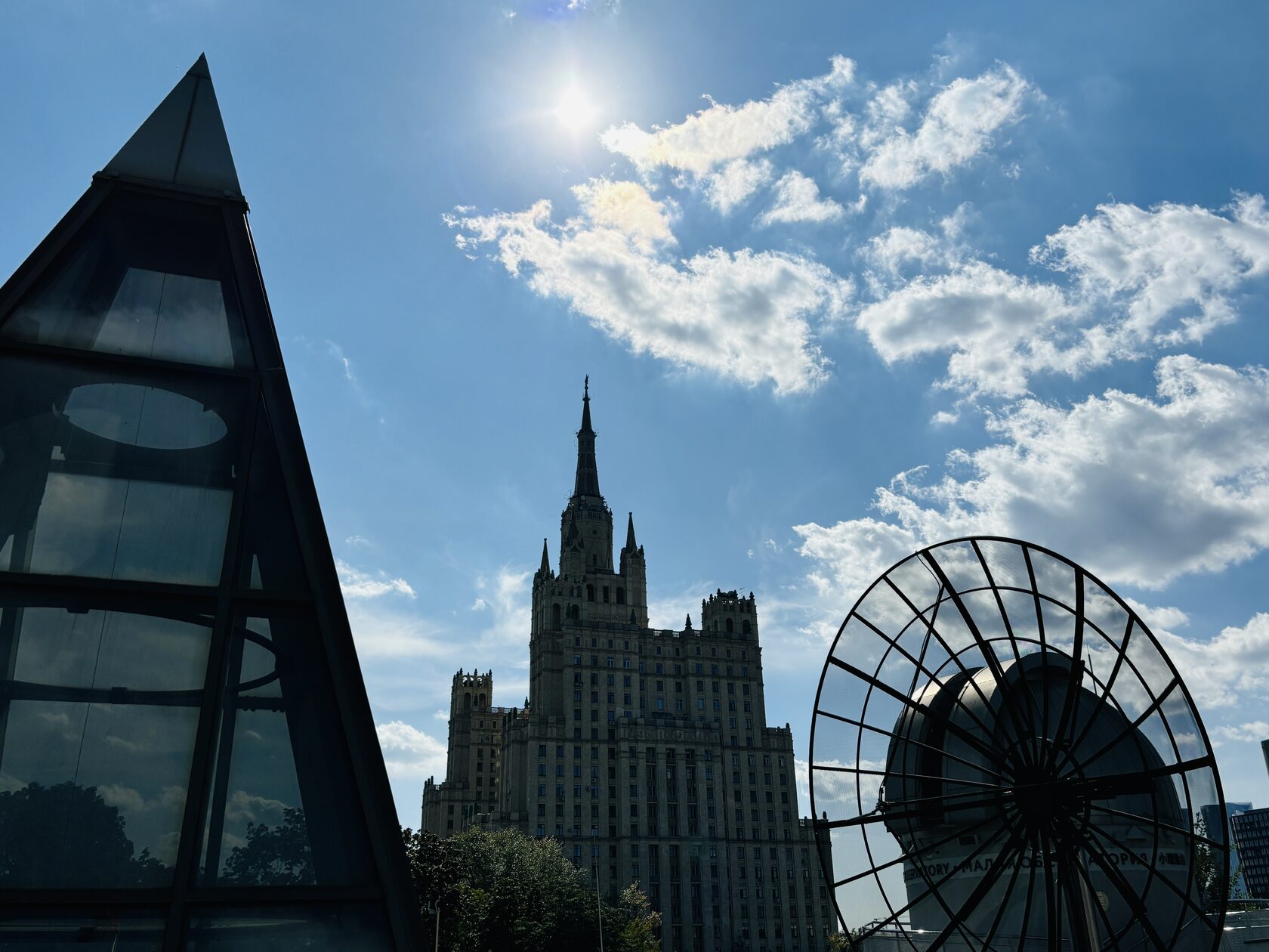 Афиша бесплатных культурных событий Ноблесс: Экскурсия по Кудринской площади