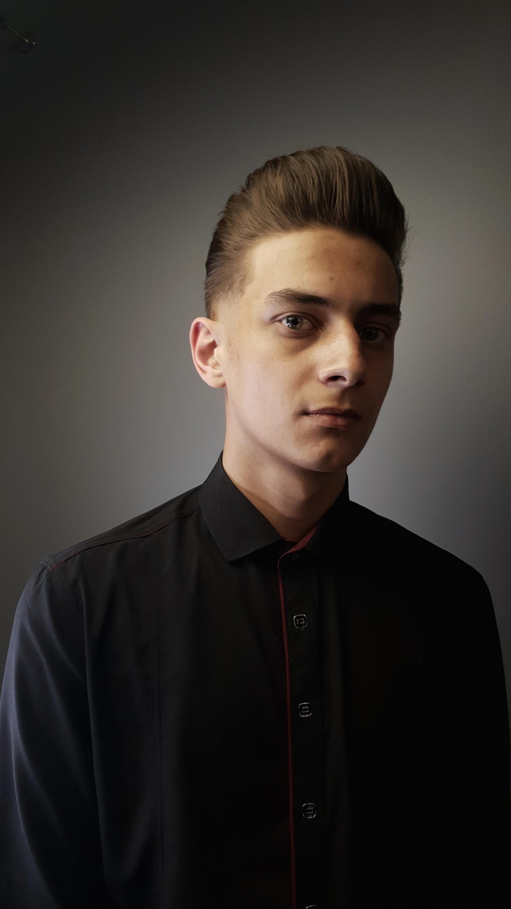 Мужская стрижка помп