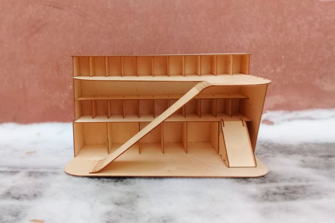 Небольшая парковка из фанеры