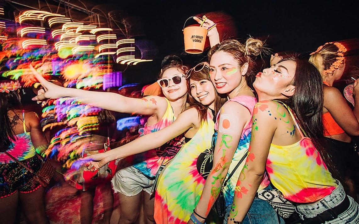 Порта пати фулл. Панган Full Moon Party. Остров Панган Fool Moon Party. Fool Moon Party Панган. Full Moon Party в Таиланде.