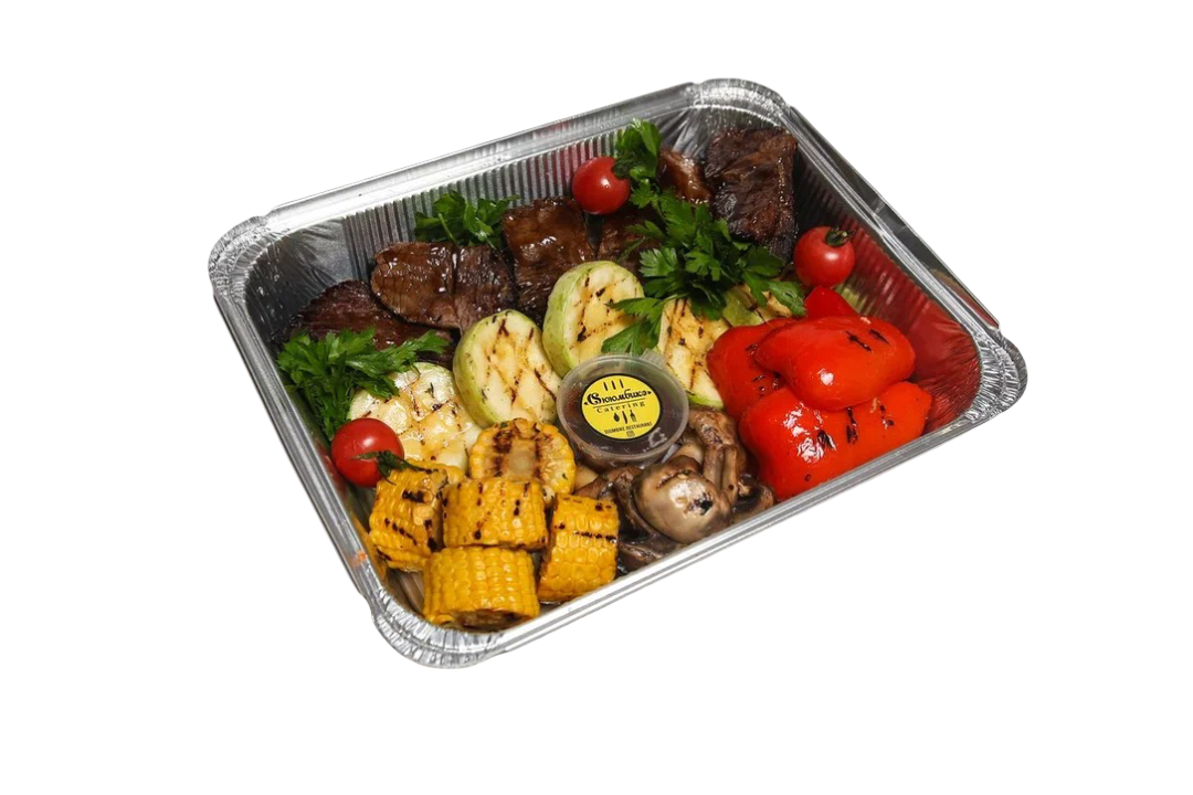 Запеченная говядина с овощами гриль и соусом демиглас кейтеринг Сююмбикэ (Сююмбике)