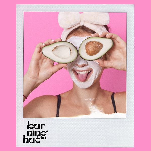 Девочка играет с машинками. Гендерные стереотипы