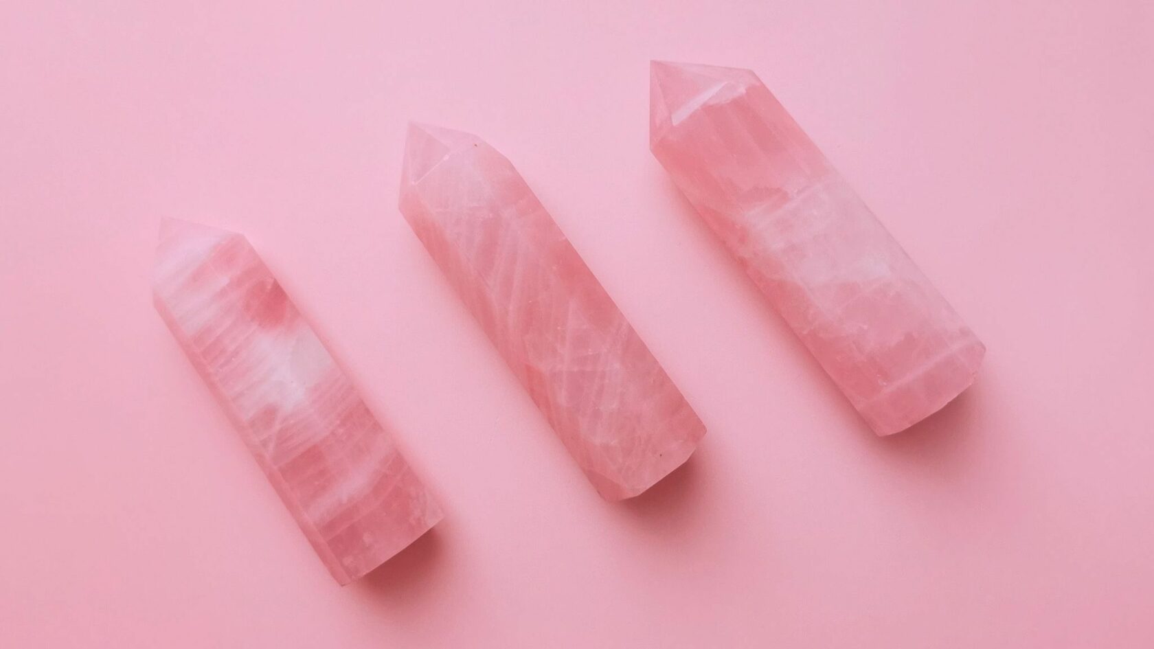 Розовый кварц мадагаскарский натуральный