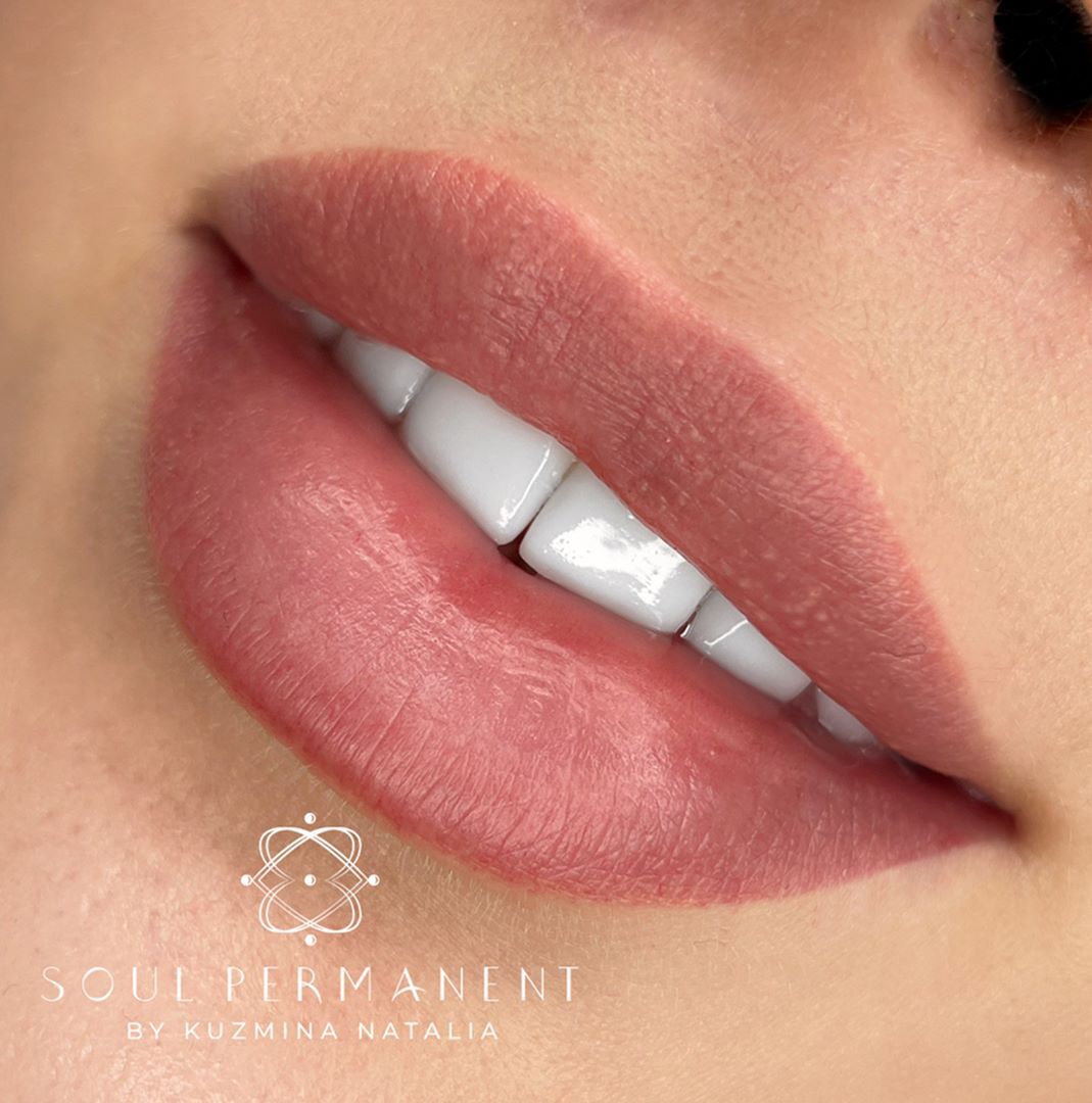 Пудровый эффект перманентный макияж губ