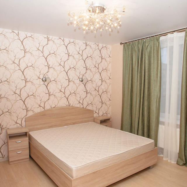 Матовый потолок в гостиной