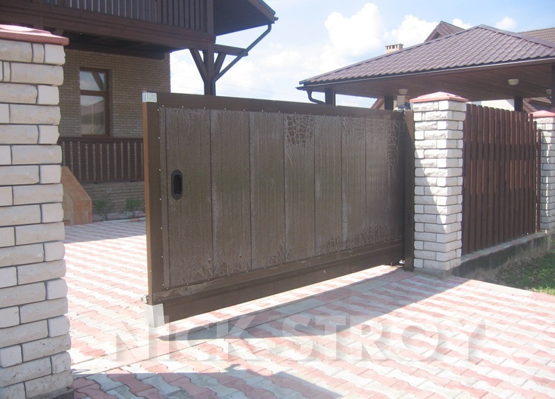 Ворота откатные из сэндвич-панелей