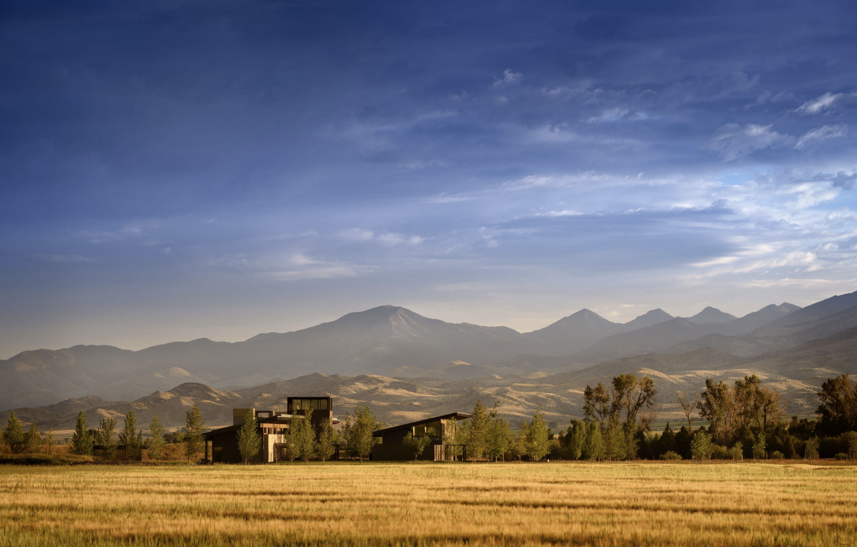 Премиальное загородное строительство