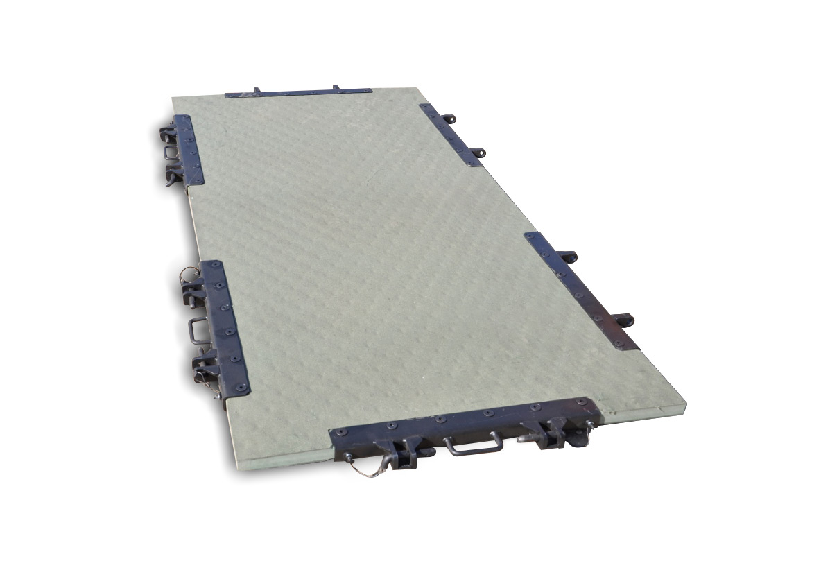 сборные дорожные покрытия. сборно-разборное дорожное покрытие. сборные дорожные настилы. дорожные плиты на участке. дорожные плиты паг 14 укладка.