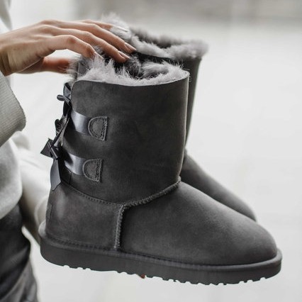 Palace ugg. Угги серые UGG Australia. Подошва на уггах. Сапожки угги серые. UGG Australia подошва.