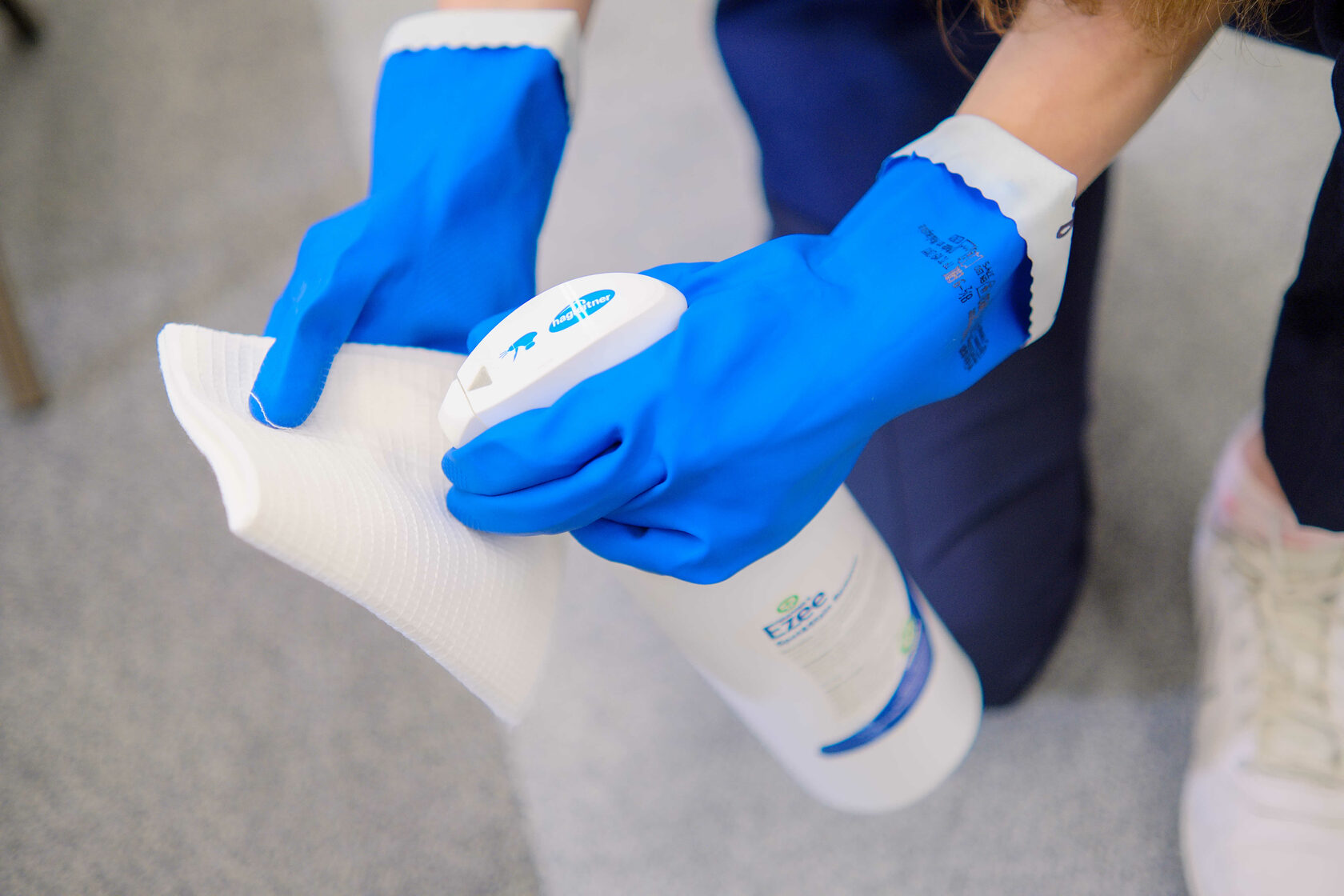 Химчистка ковролина и мебели от 37 руб/кв. м. в Москве и Санкт-Петербурге