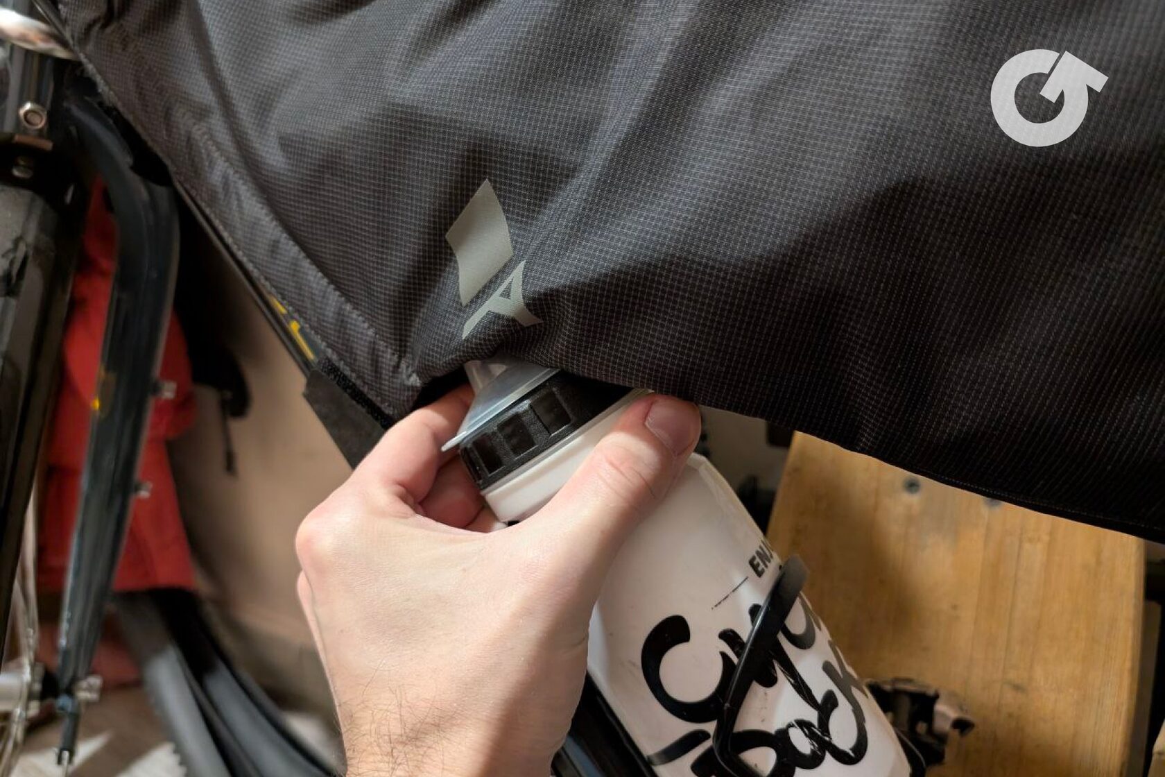 Shulz OK Commuter 2025. Проблема извлечения бутылки из флягодержателя при установленной внутрирамной сумке